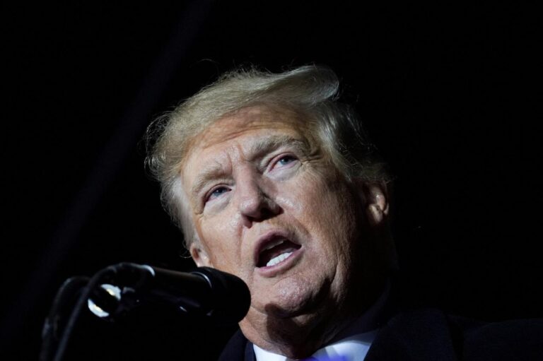Trump’tan Okul Bölgelerinin Silahlandırılması Çağrısı