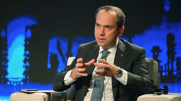 Bayraktar: Rusya’ya uygulanan yaptırımların küresel petrol piyasasına korkunç etkileri olacak￼