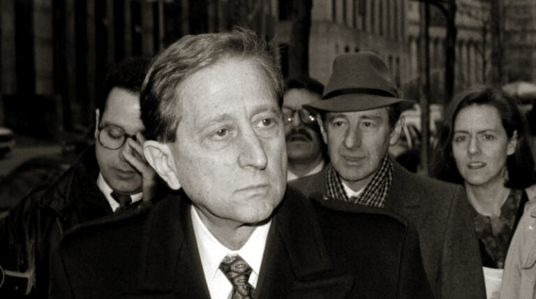 ￼Carlo Gambino Nasıl İktidara Yükseldi ve FBI’ı Üstüne Koydu