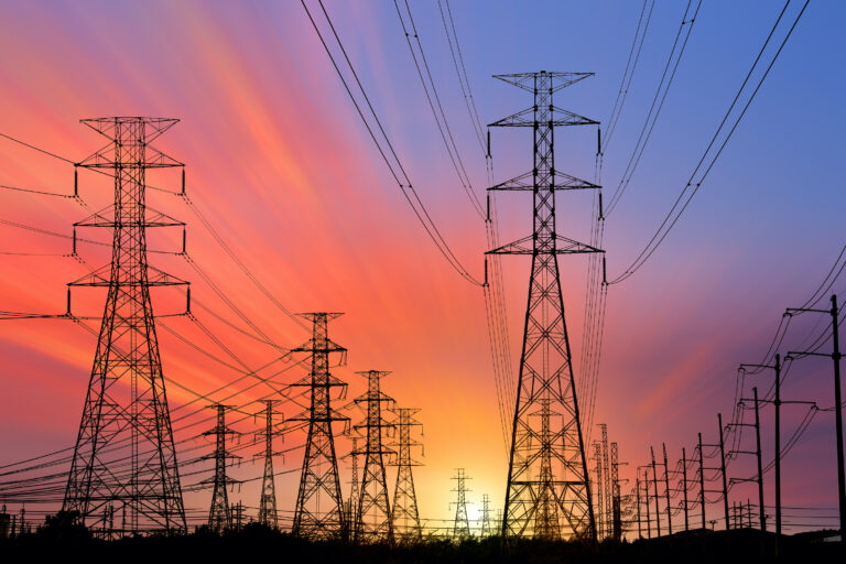 İran ve Rusya arasındaki elektrik şebekeleri birbirine bağlanıyor