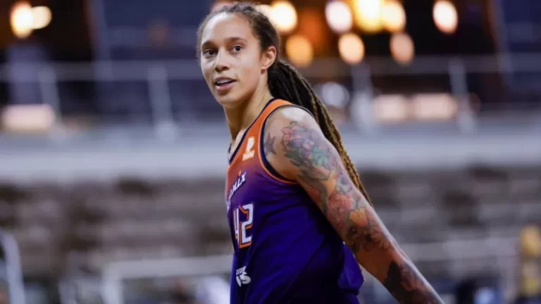 Brittney Griner: Rusya’da gözaltı süresi iki ay uzatılan ABD’li yıldız basketbolcu