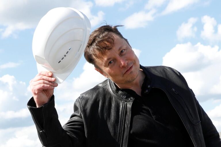 Musk’ın Twitter’ı satın almasının ardından hangi ünlüler platformda kaldı, kimler hesabını kapattı?￼