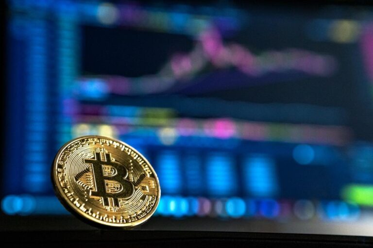 Ünlü ekonomist: “Bitcoin 1 milyon doları geçerse Batı uygarlığı çökmüş demektir”￼