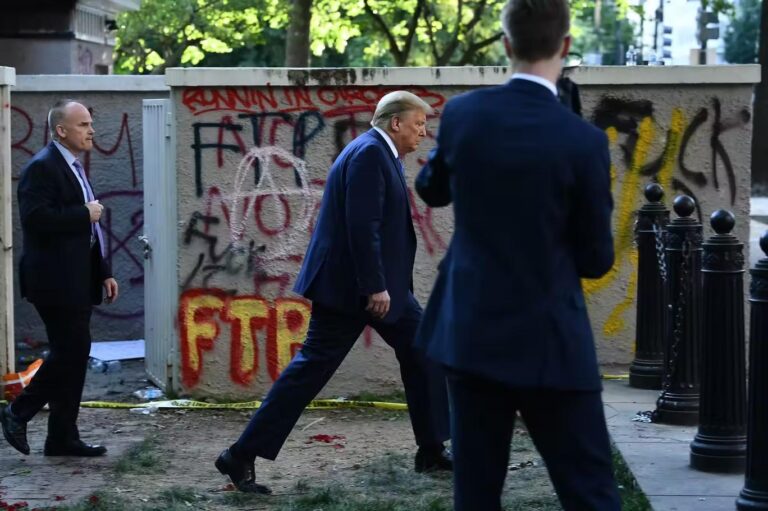 Eski ABD Savunma Bakanı Esper: Trump protestoculara ateş açılmasını istemişti￼