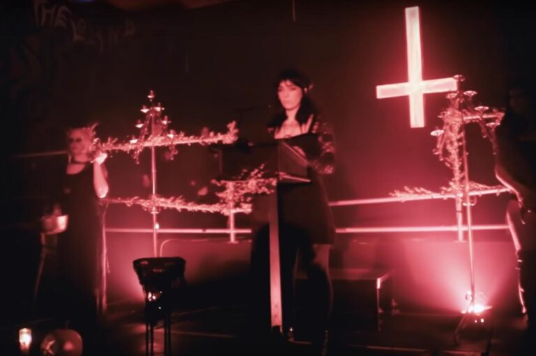 Satanist Tapınağı, Boston Belediyesi’ne başvurdu: “Bayrağımızı asın”￼