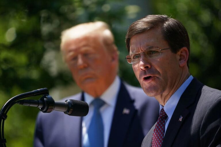 Eski Savunma Bakanı Esper: Trump demokrasi için tehlike teşkil ediyordu￼