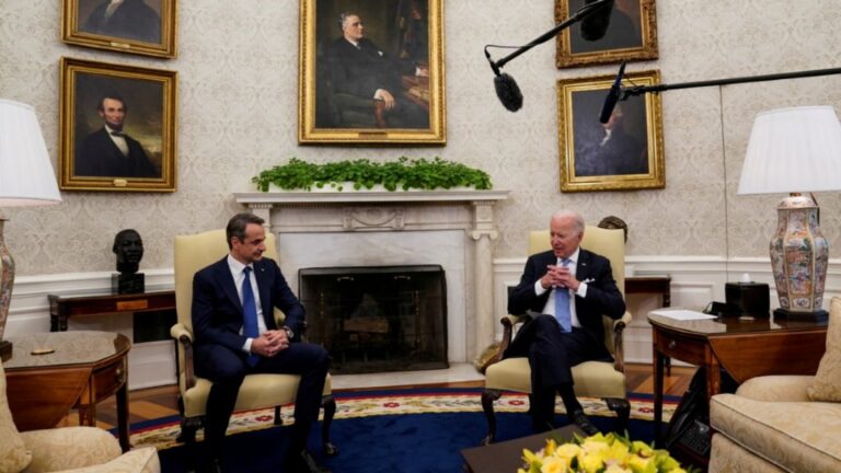 Biden ve Miçotakis Beyaz Saray’da Biraraya Geldi