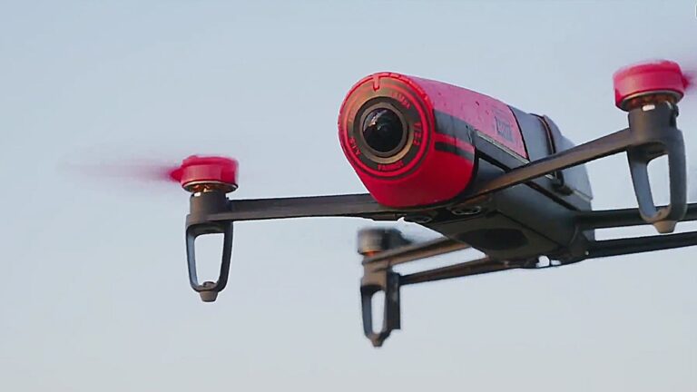 Amerikan firması, okul saldırılarını önlemek için elektroşok tabancalı drone üretecek