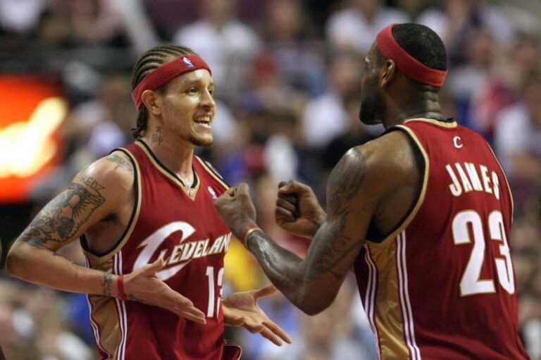LeBron James’in eski takım arkadaşı yine dilencilik yaparken görüntülendi