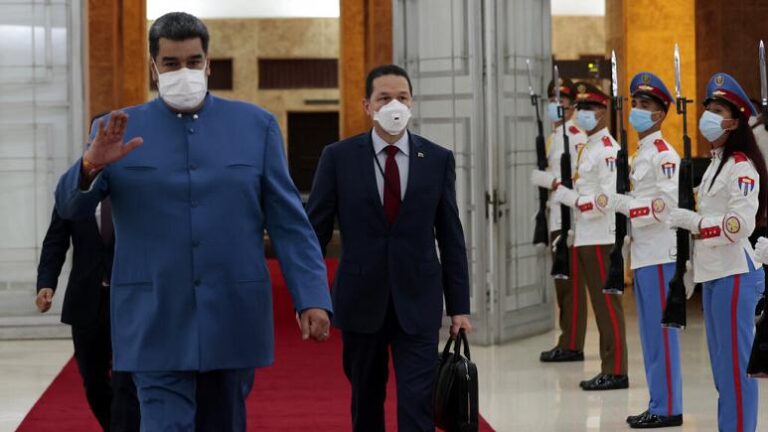 ABD’den petrol şirketlerine Venezuela’da faaliyetlerine başlamaları için lisans kararı