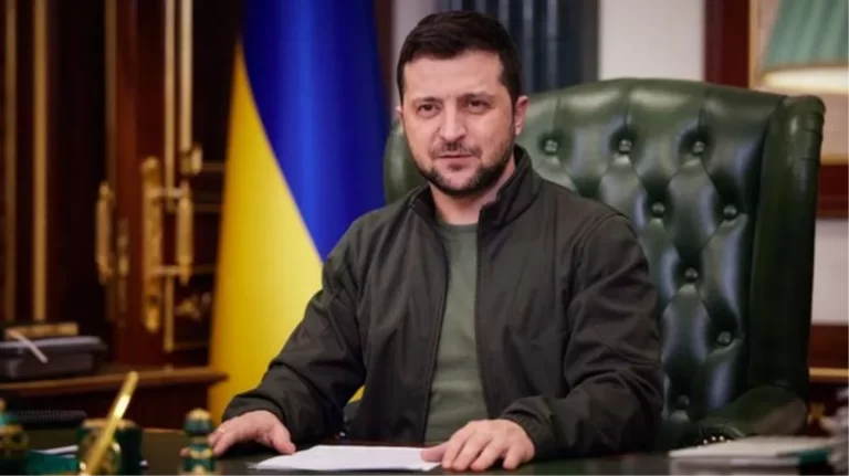 Zelenski, AB’nin Ukrayna’ya “aday ülke” statüsü vermesini “büyük zafer” olarak yorumladı: 30 yıldır bu anı bekledik