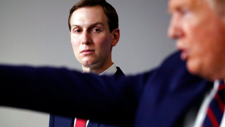 Trump’ın damadı Kushner, Beyaz Saray entrikaları ile Ortadoğu’daki diplomatik sırları açıklayan bir hatıra kitabı yazdı