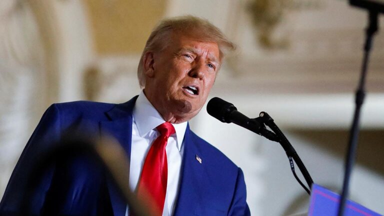 Trump, gizli belgeleri sakladığıyla ilgili suçlamaları “saçma ve asılsız” olarak nitelendirdi