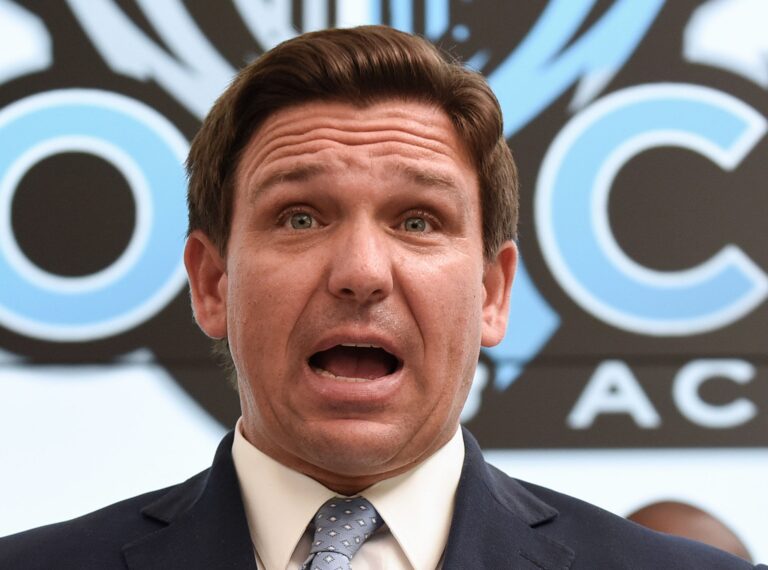 Cumhuriyetçi Parti’den adaylığını açıklayan Ron DeSantis kimdir?