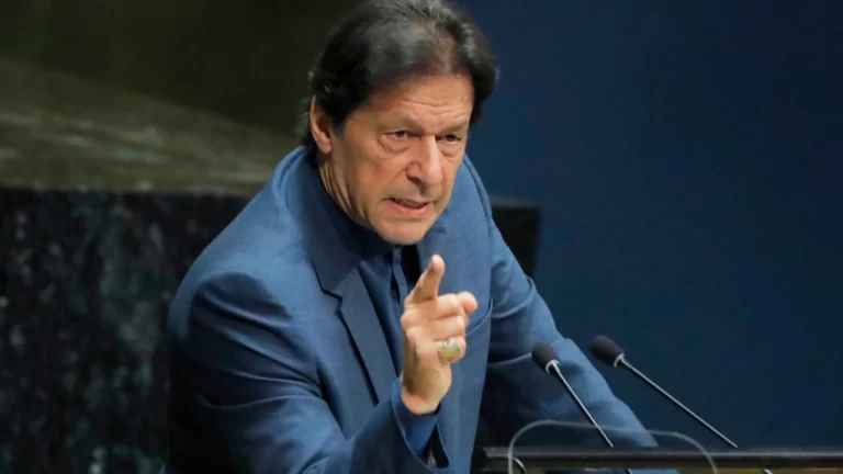 ABD, İmran Han’ın görevden alınması için Pakistan’a baskı yapmış