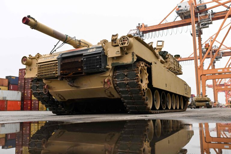ABD: İlk Abrams tankları Ukrayna’ya ulaştırıldı