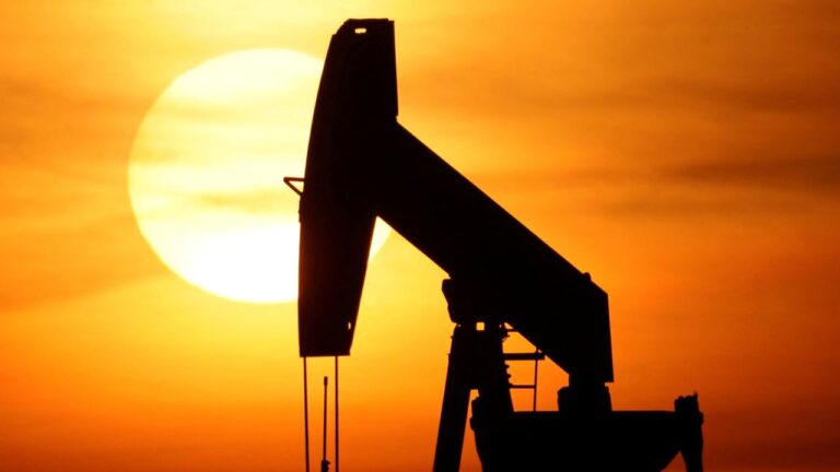 ABD petrol fiyatı tahminini yükseltti