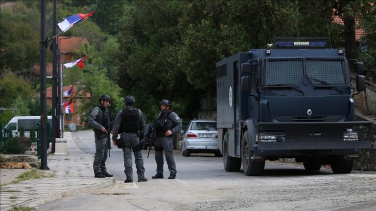 ABD Sırbistan’ı Kosova sınırındaki güçlerini geri çekmeye çağırdı