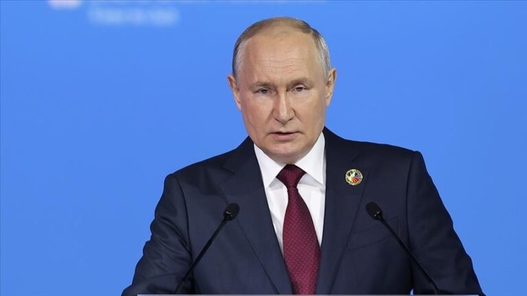 Putin, “ABD’nin her şeyi yaptırımlarla ya da güç kullanarak çözmeye çalıştığını” belirtti