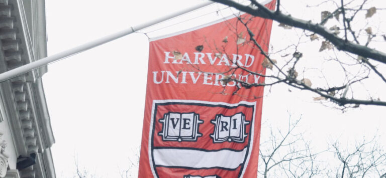 Filistin’de yaşananlardan İsrail’i sorumlu tutan Harvard öğrencileri hedefe oturtuldu