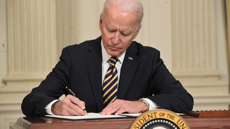 Biden, beklenen imzayı attı: Bu duruma düşmemeliydik