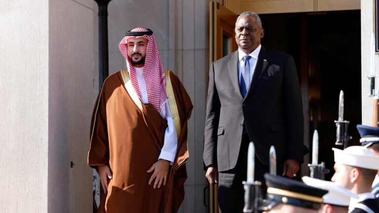 ABD ve Suudi Arabistan savunma bakanları Washington’da bir araya geldi