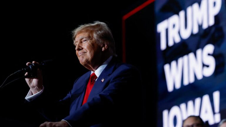 ABD’de başkanlık seçim yarışında Trump, Iowa’daki ön seçimleri kazandı