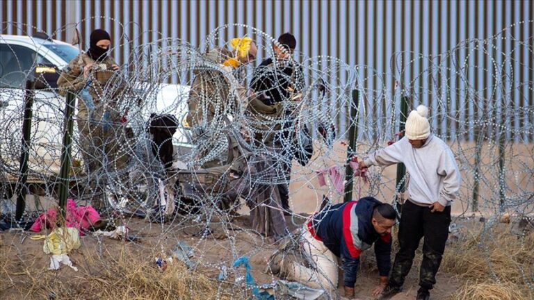 ABD’de Latin sivil hakları grubu, Texas Valisi’ni aşırılıkçıları şiddete yönlendirmekle suçladı