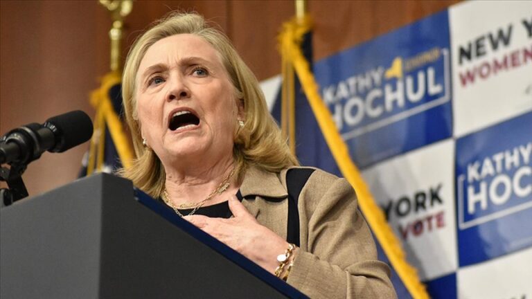 Eski ABD Dışişleri Bakanı Hillary Clinton, Berlinale’de protesto edildi