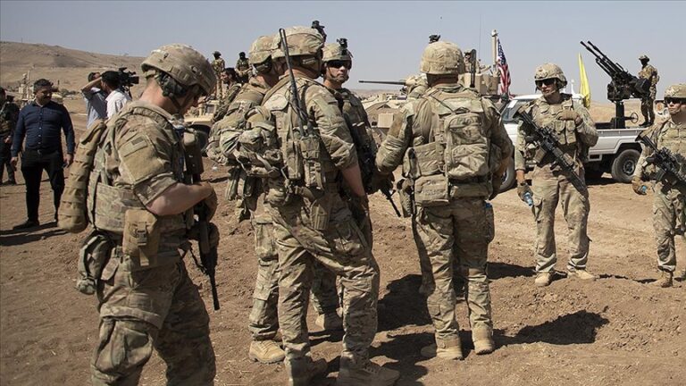 Suriye’deki ABD askerleri, helikopter kazasında ölen PKK/YPG’li teröristler için sözde anma etkinliğine katıldı
