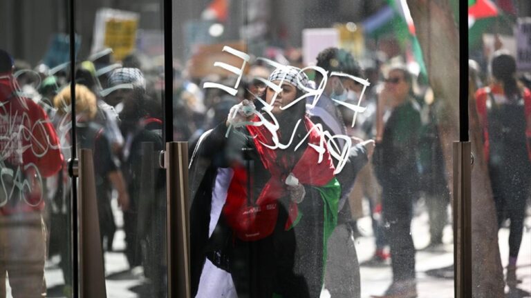 ABD’deki California Üniversitesi’nde Filistin’e destek gösterileri yeniden başladı
