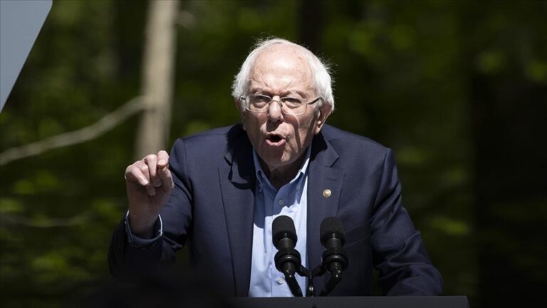 ABD’li Senatör Sanders, ülkesinin İsrail’e askeri yardımı kesmesi gerektiğini belirtti
