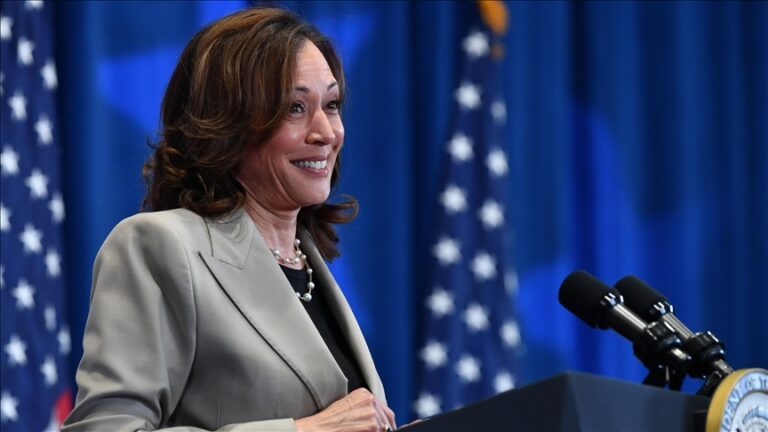 ABD’deki ankette seçimi belirleyecek kritik eyaletlerde Harris, Trump’ın hemen arkasında