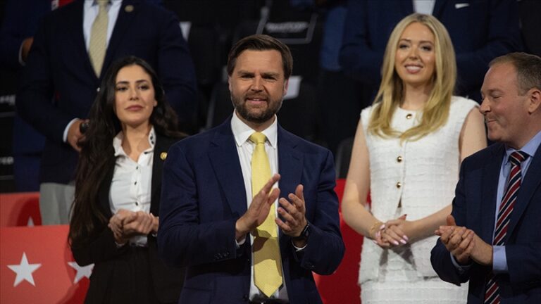 ABD’de Ohio Senatörü Vance, Trump’ın başkan yardımcısı adayı olmayı kabul etti