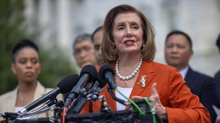 ABD’de Demokratların ileri gelenlerinden Pelosi, Kamala Harris konusunda sessiz kaldı