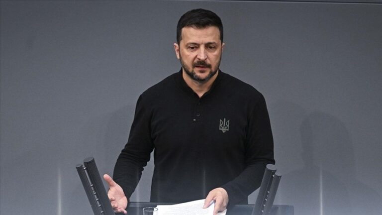 Ukrayna Devlet Başkanı Zelenskiy: (ABD’de) Yeni yönetim gelirse onlarla çalışmak zorundayız