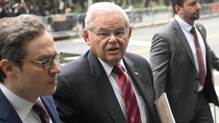 ABD’li Senatör Menendez’in 20 Ağustos’ta görevinden istifa edeceği iddia edildi