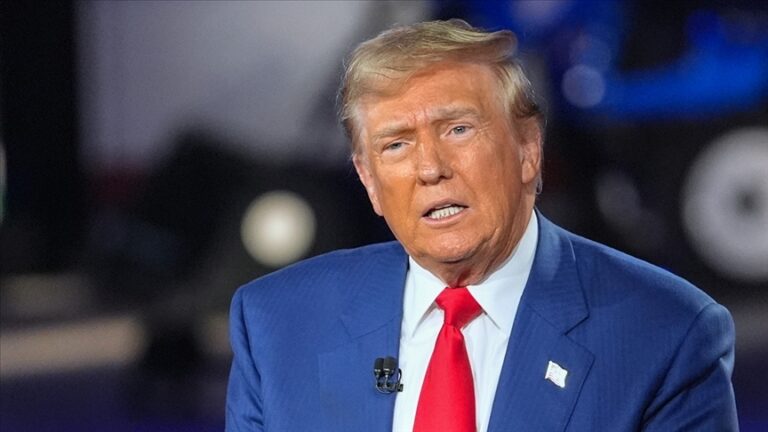 Eski ABD Başkanı Trump’ın, civardaki silah seslerinden sonra güvende olduğu açıklandı