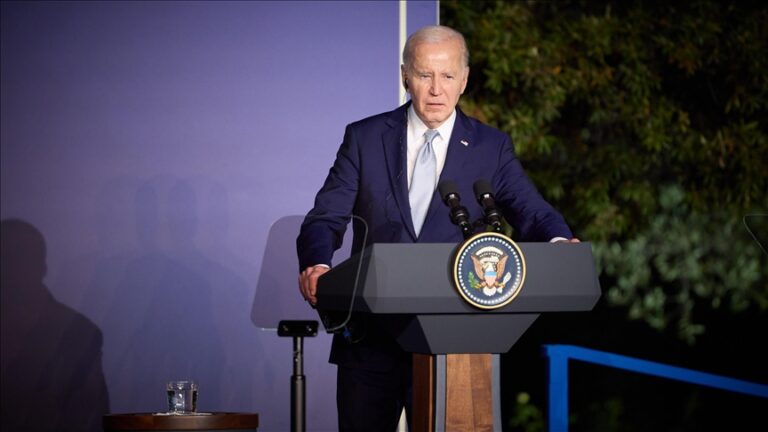 Beyaz Saray’da Ukrayna Devlet Başkanı Zelenskiy ile görüşen Biden: “Bu savaşta Rusya galip gelemeyecek”