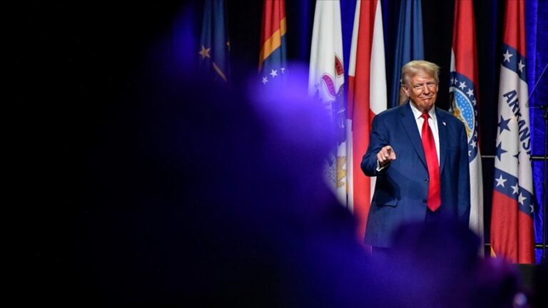 Trump, 2020’deki seçimlere müdahale etme konusunda “her türlü hakka” sahip olduğunu söyledi