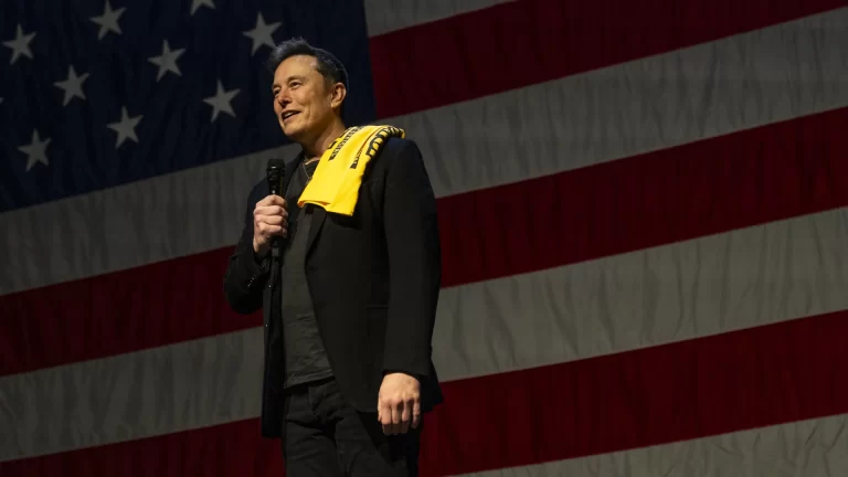 WSJ: Elon Musk ile Vladimir Putin düzenli temas halinde
