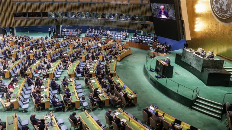 BM Genel Kurulu, ABD’nin Küba’ya yönelik ambargoyu sonlandırması talep edilen tasarıyı kabul etti