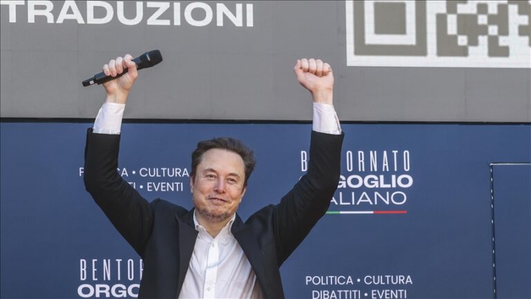 Elon Musk, Trump’a destek için ilk kez tek başına miting düzenledi