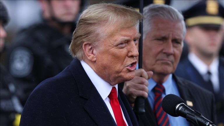 Trump hakkındaki “sus payı” davasında cezanın açıklanması süresiz ertelendi