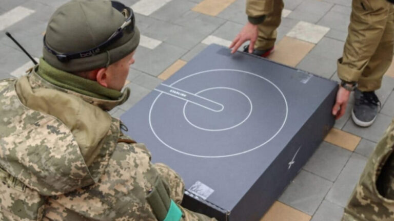 Pentagon ve SpaceX, Ukrayna’ya Starshield Yardımı Gönderiyor