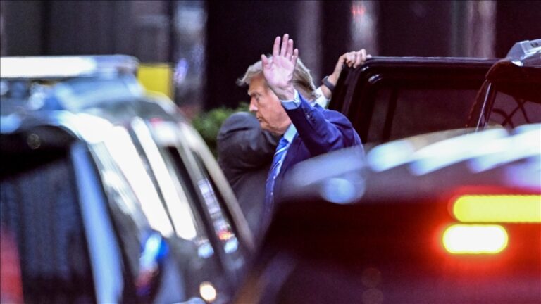 Trump’ın avukatları, müvekkilleri aleyhindeki “sus payı” davasının düşürülmesini talep etti