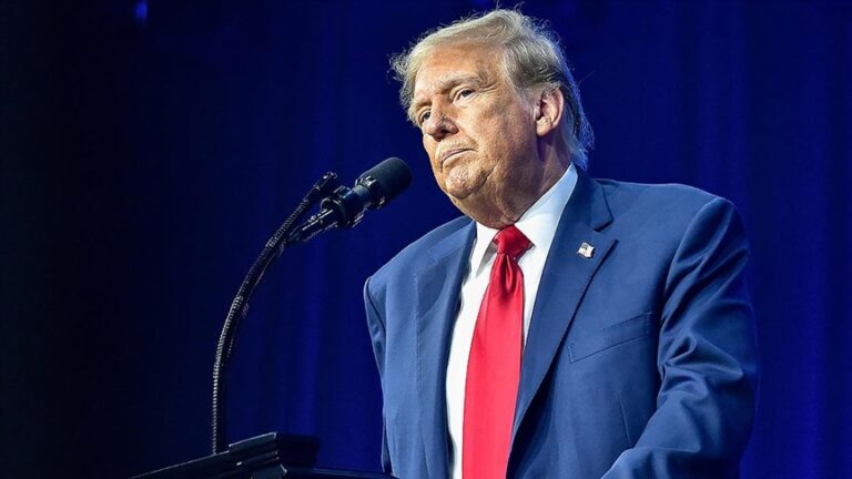 Trump’tan BRICS ülkelerine tarife tehdidi