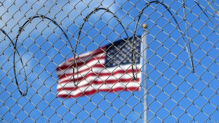 Amerika, 11 Yemenli Tutukluyu Guantanamo’dan Umman’a Taşıdı