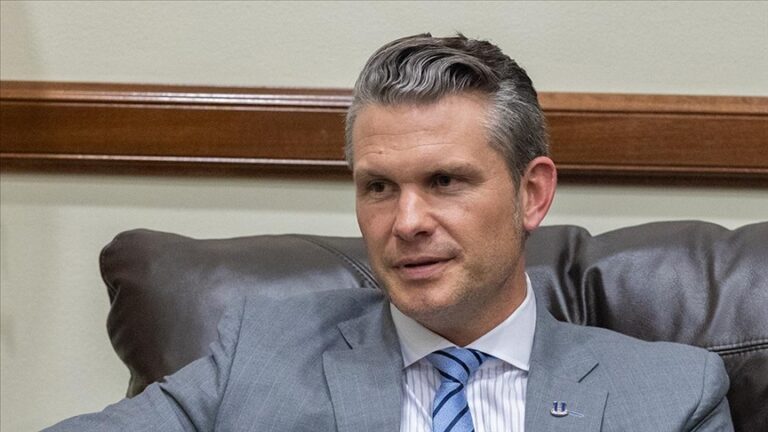 Trump’ın Savunma Bakanı adayı Hegseth, Senatodan 50’ye karşı 51 oyla onay aldı
