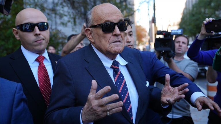 Trump’ın eski avukatı Giuliani hakkında, haciz davasında “mahkemeyi tahkir” kararı